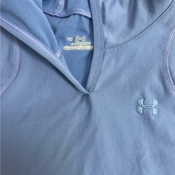 Small under armour shirt - Picture 2 of 2